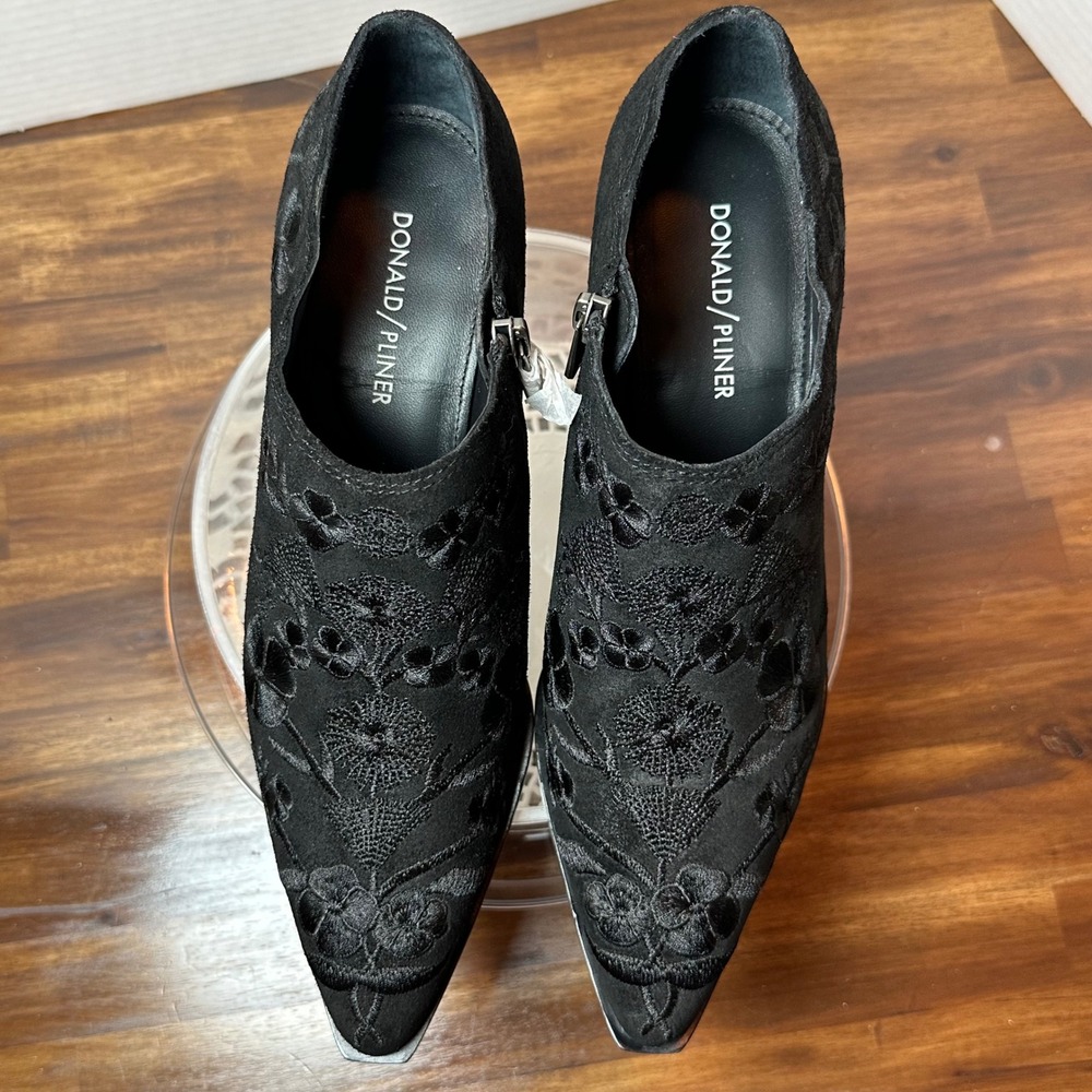 Donald Pliner Black Suede Embroidered Floral Pointed Toe Block Heel Shooties